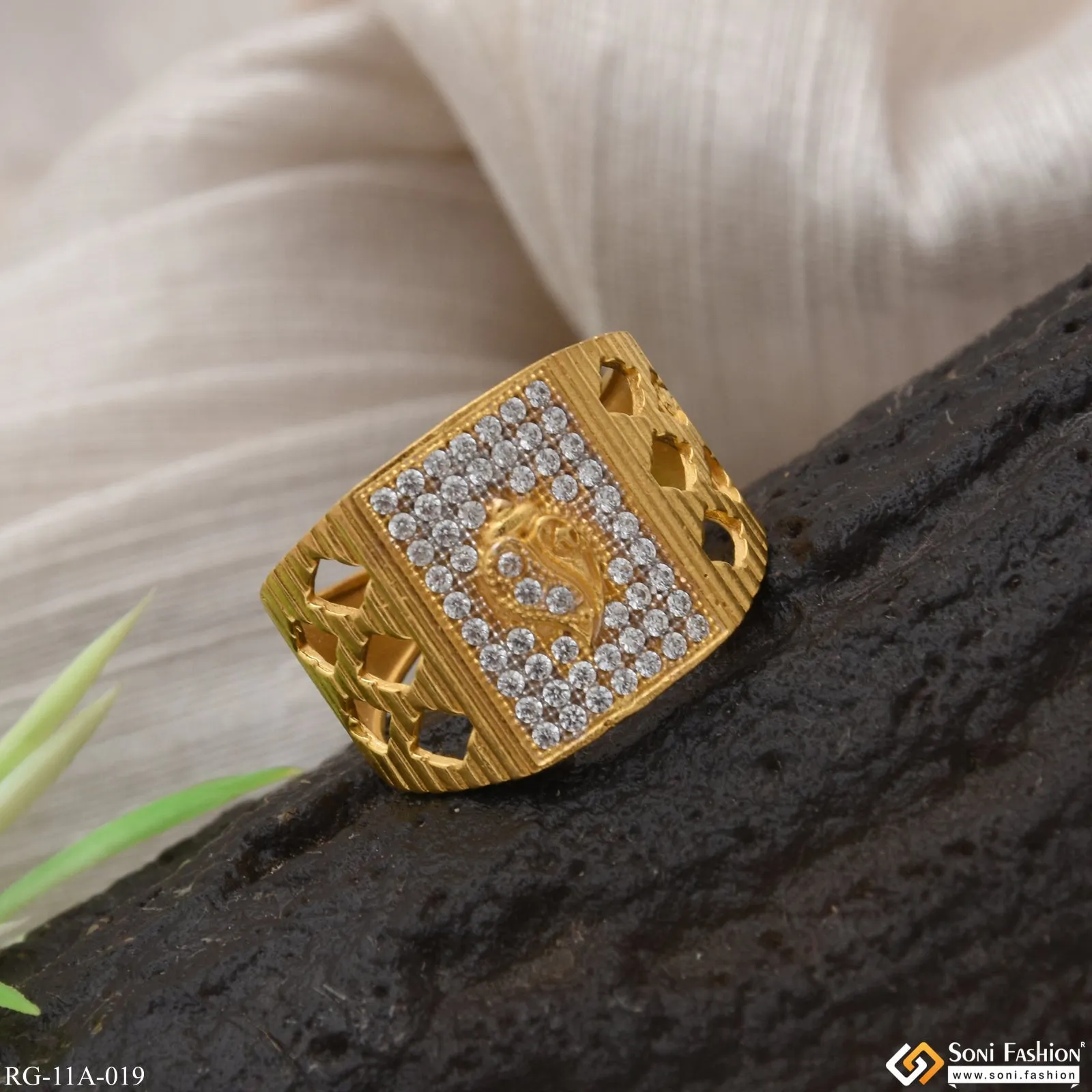 1 Gram Gold Forming Conch with Diamond Antique Design Gold Plated Ring - Style A019