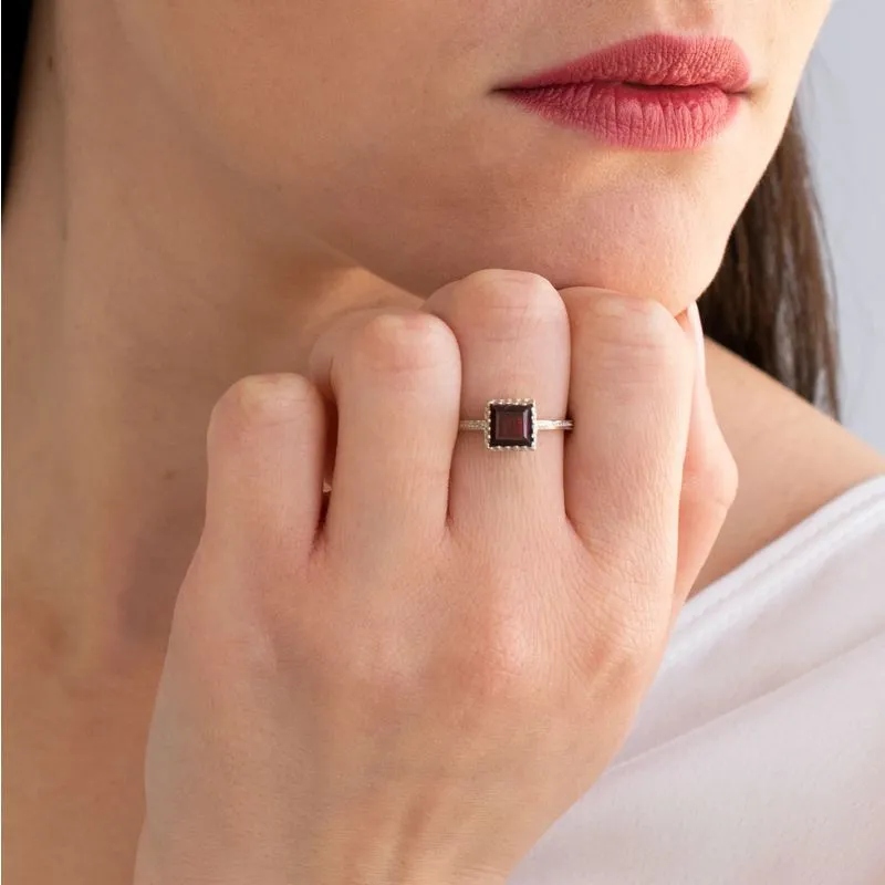 14K White Gold Garnet 6X6mm Square Ring