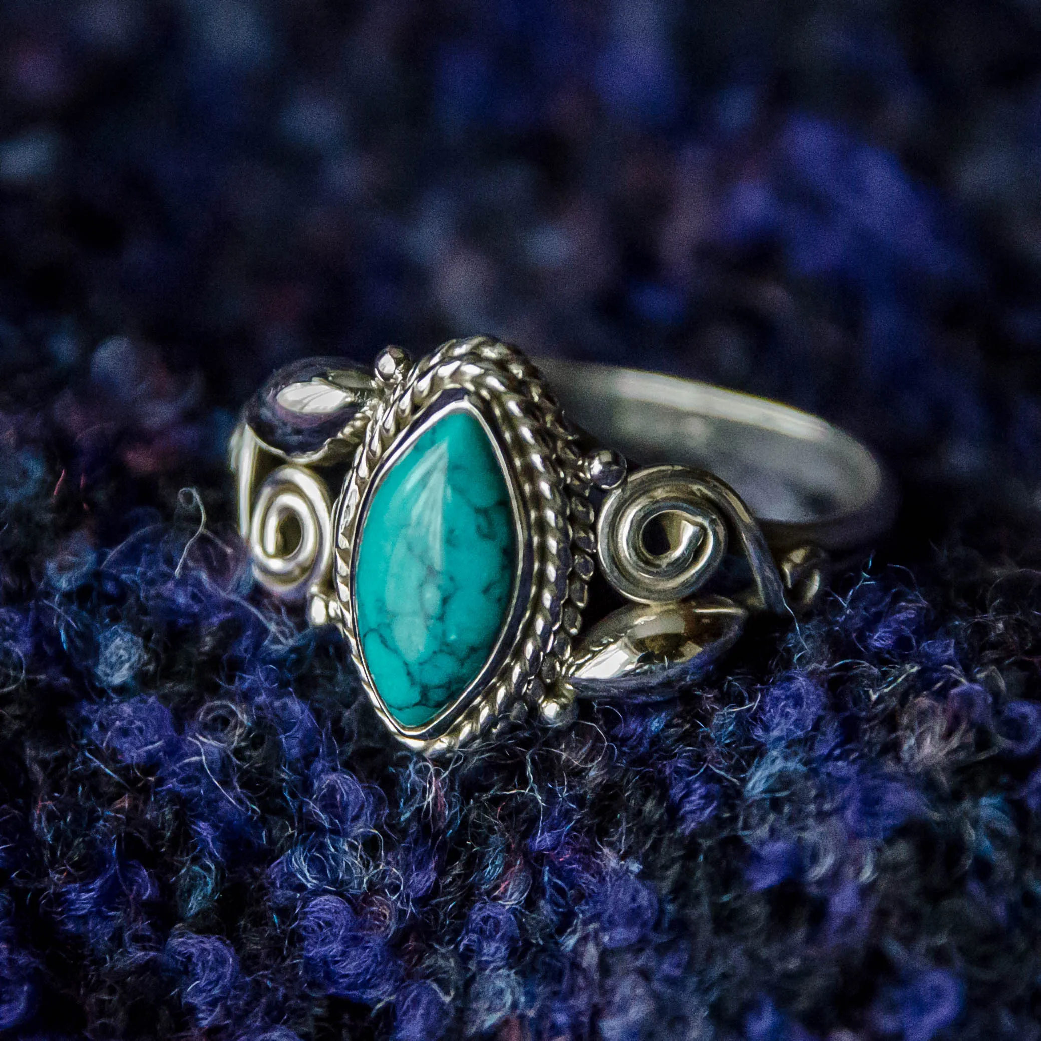 Bud & Spiral Silver ring - Turquoise