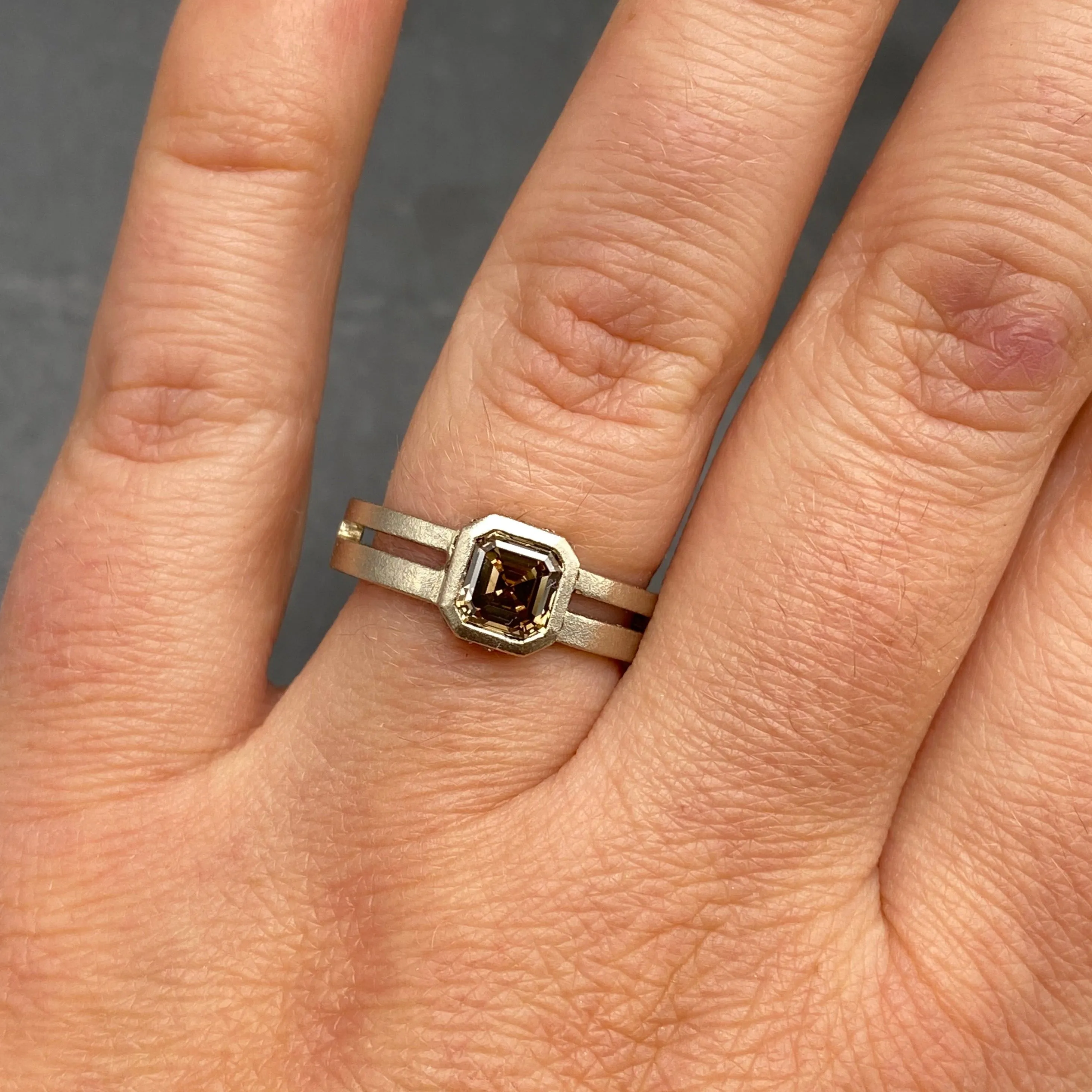 Cognac Linea Ring