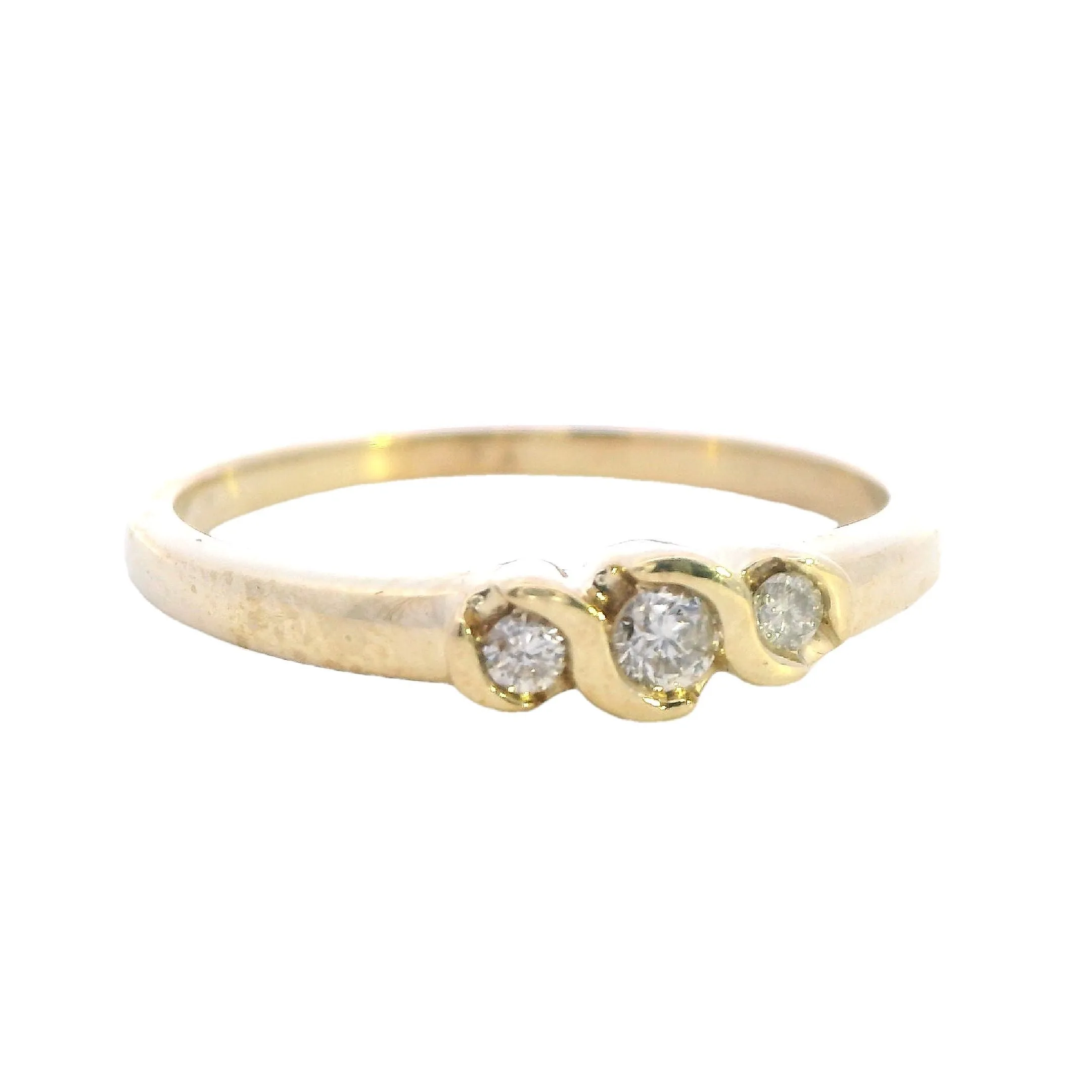Elegant Yellow Gold Diamond Ring - Perfect for Engagement or Eternity