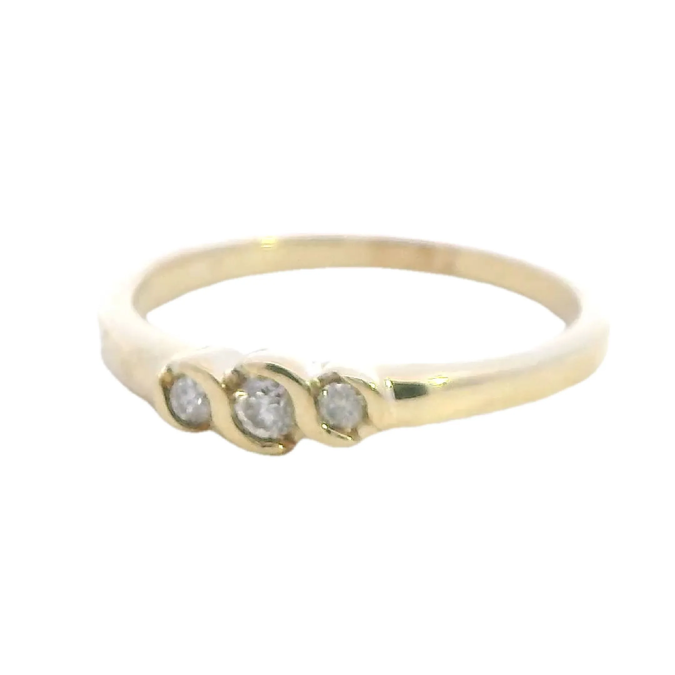 Elegant Yellow Gold Diamond Ring - Perfect for Engagement or Eternity