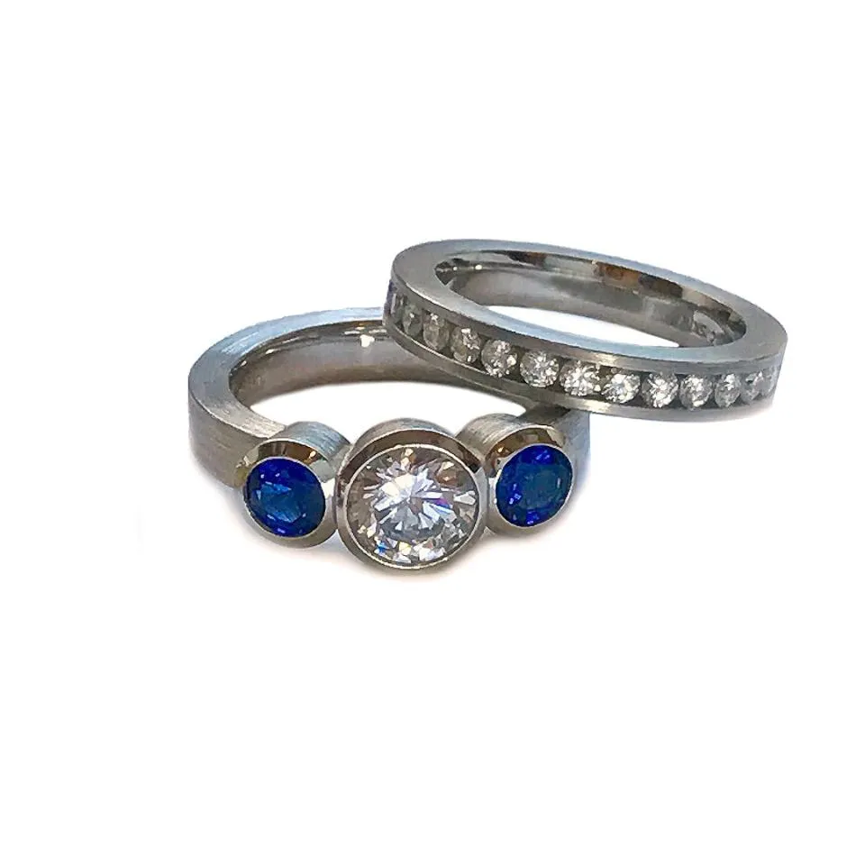 Series 16 | Element 3 Stone Ring, Plat.   Blue Sapphire, Diamond Mounting