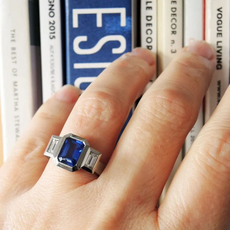 Series 20 | Oblique Fine 3 Stone Ring, Plat.   8 x 6 mm Sapphire, Dia. (SZ 6.25)